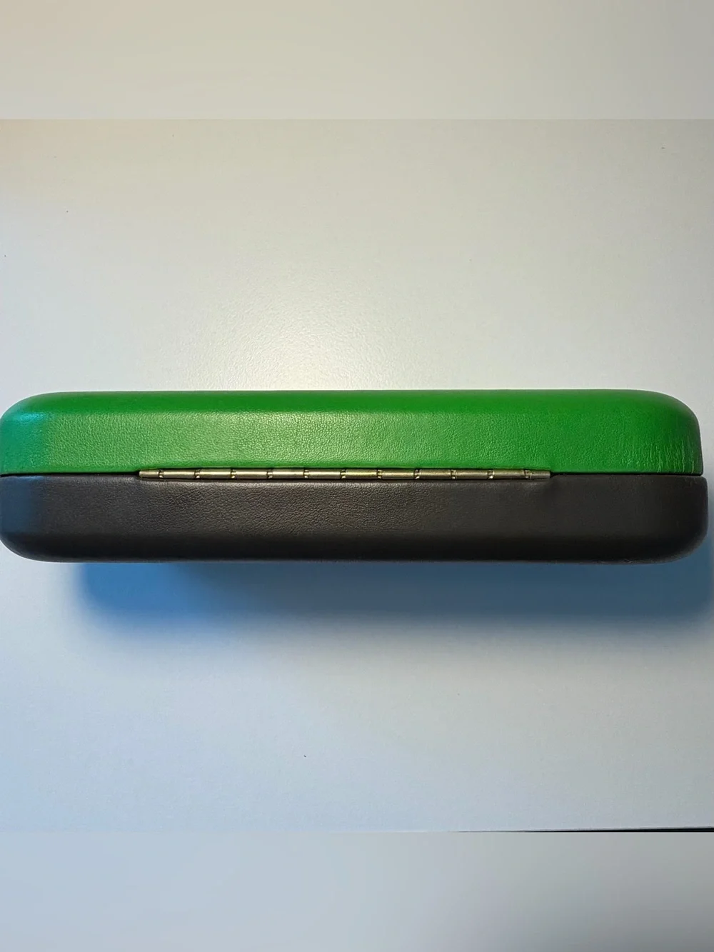 Kate Spade green & black eyewear hard case w/ matching cleaning cloth